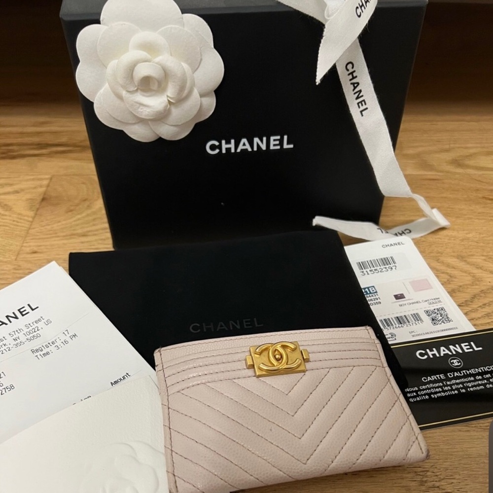 CHANEL Boy Card Holder with Gold Accent - Picture 2 of 12